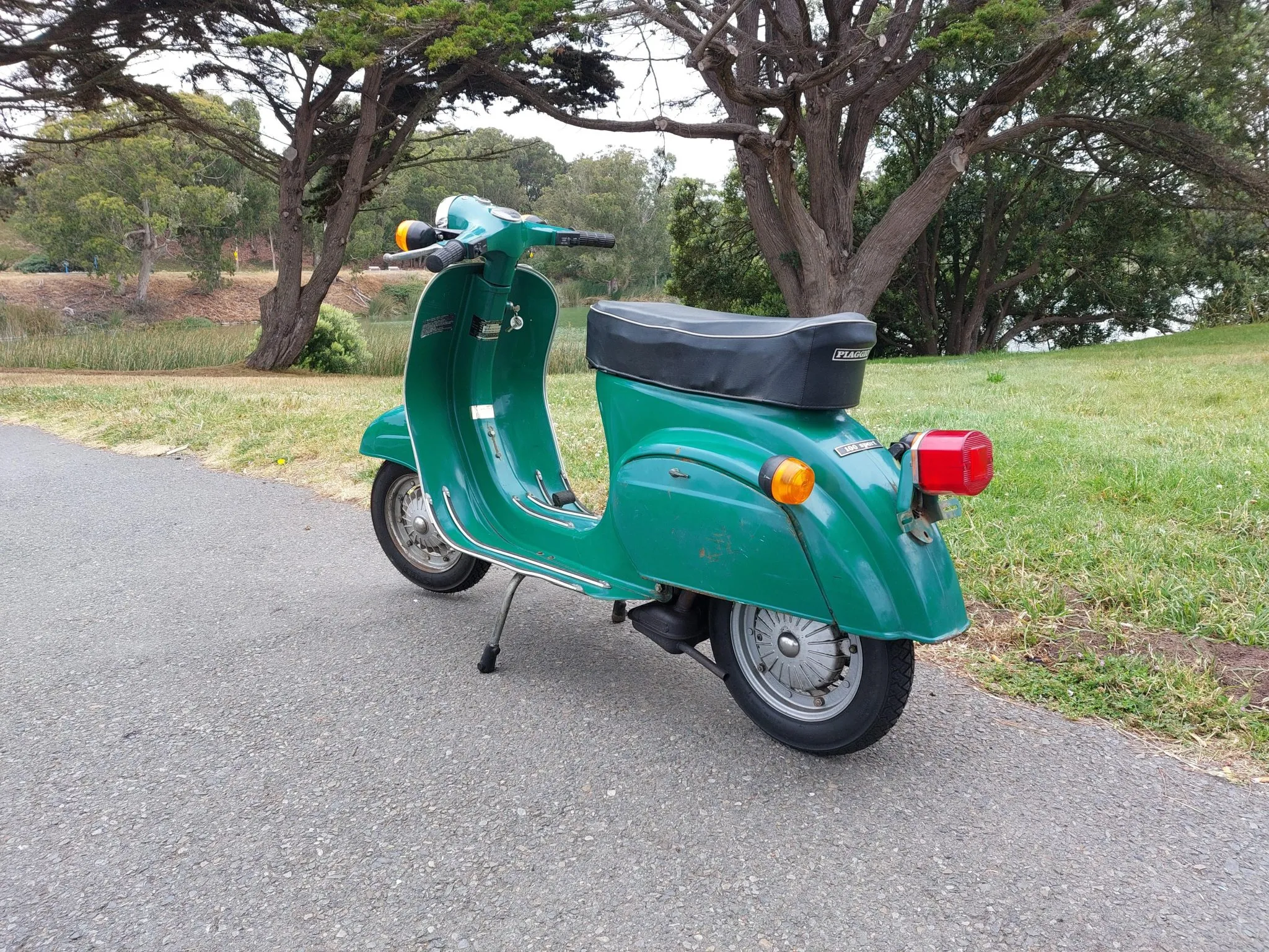 Vespa 100 image