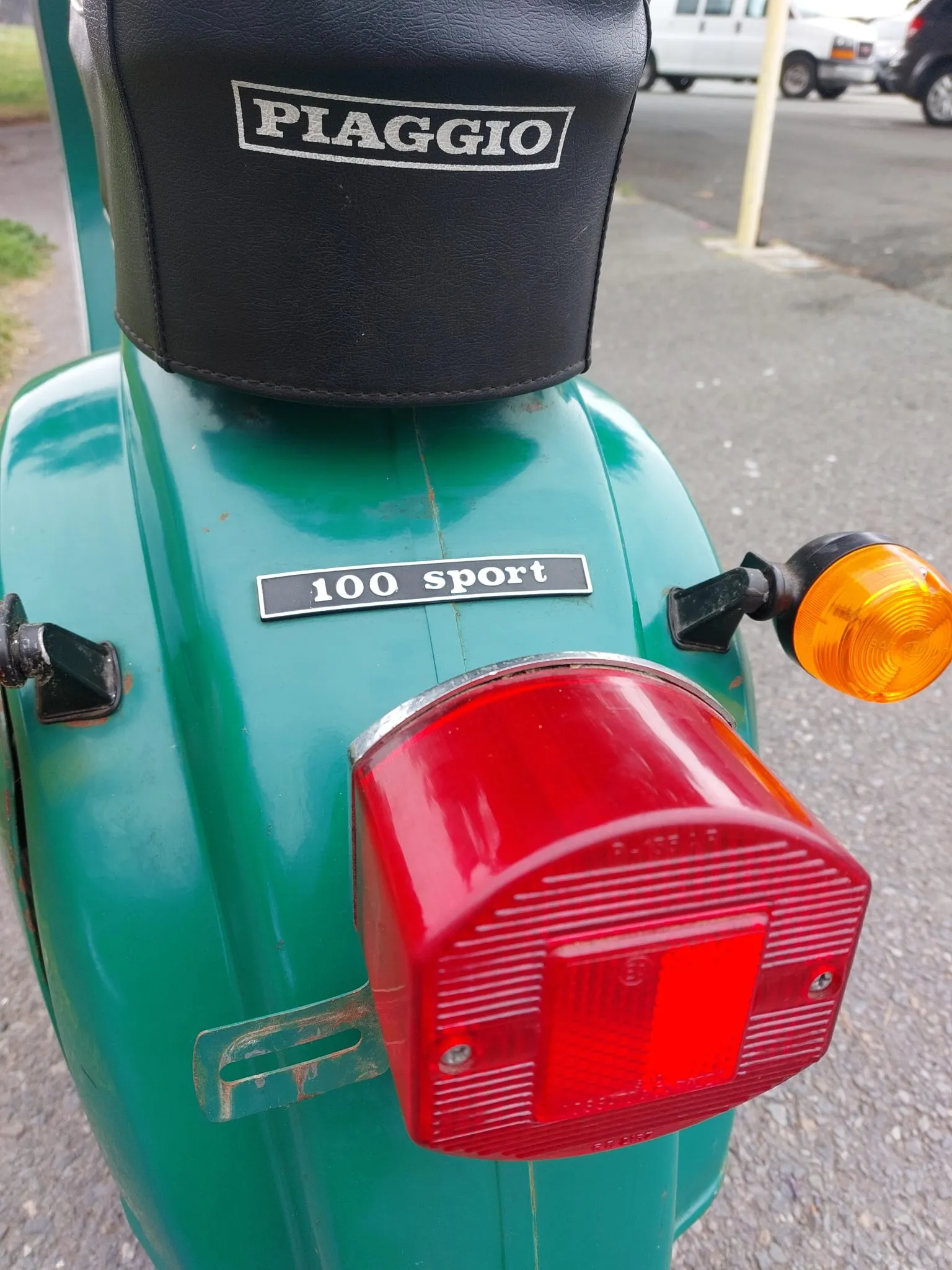 Vespa 100 image