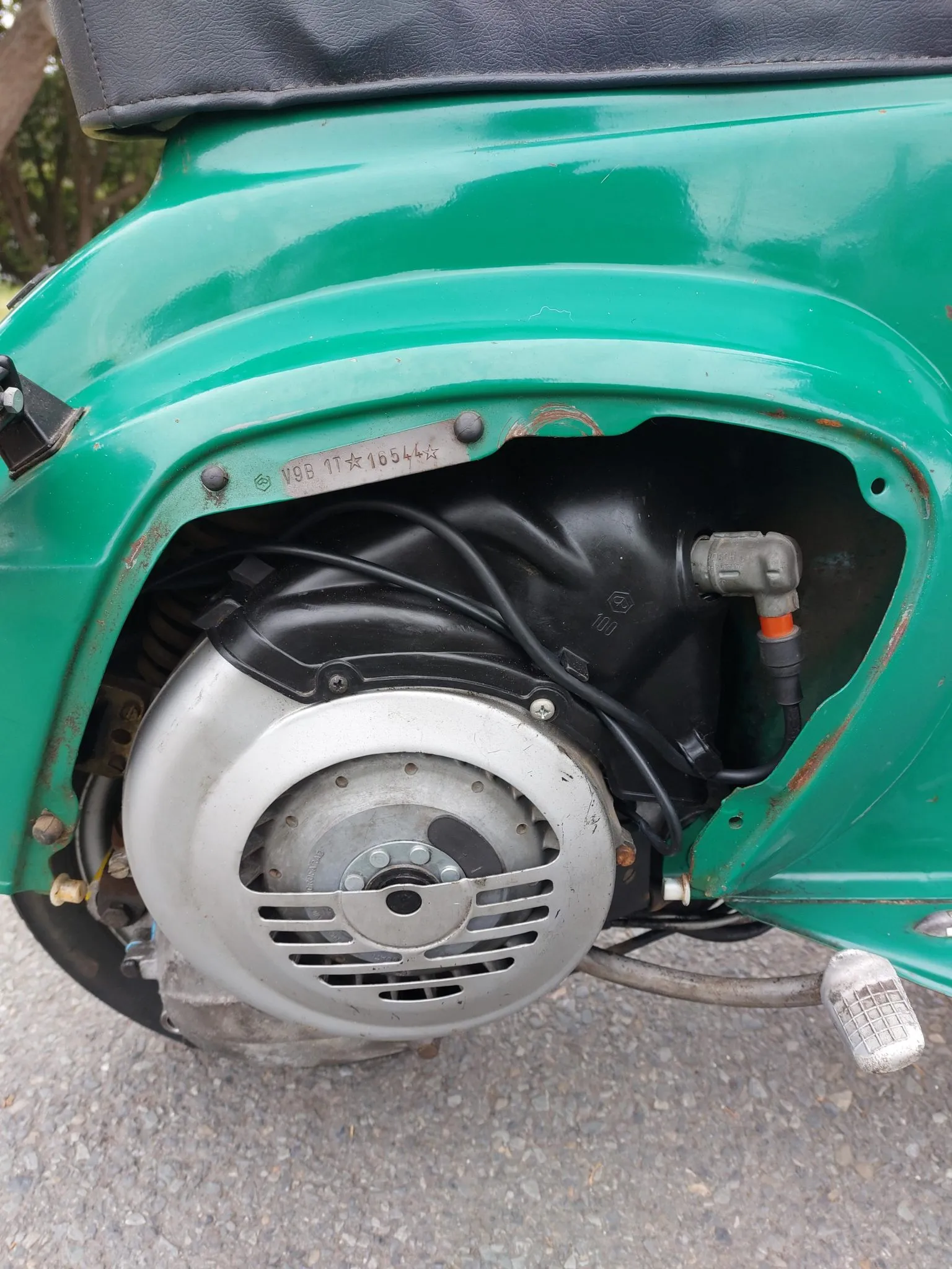Vespa 100 image