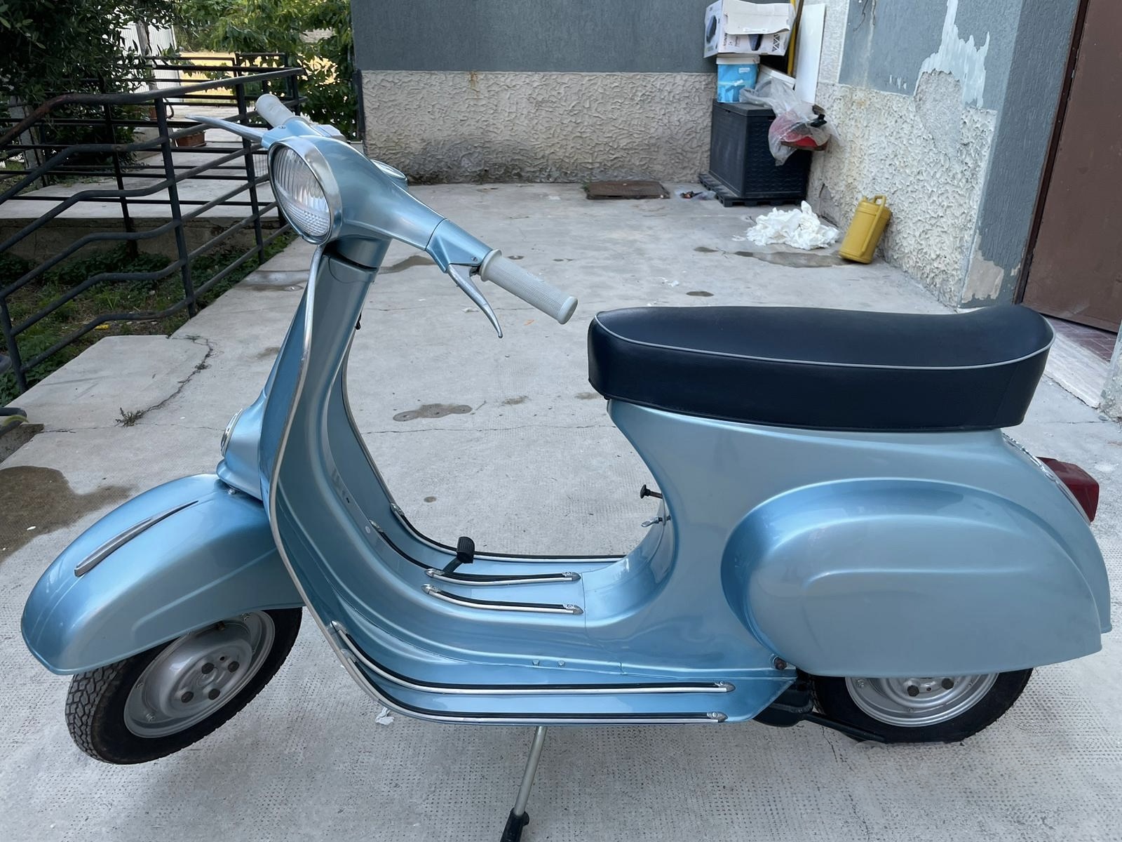 Vespa 50 L image