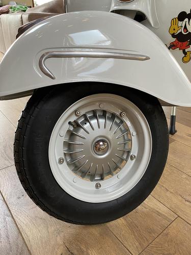 Vespa GS4 image