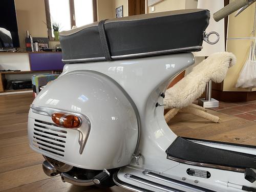 Vespa GS4 image