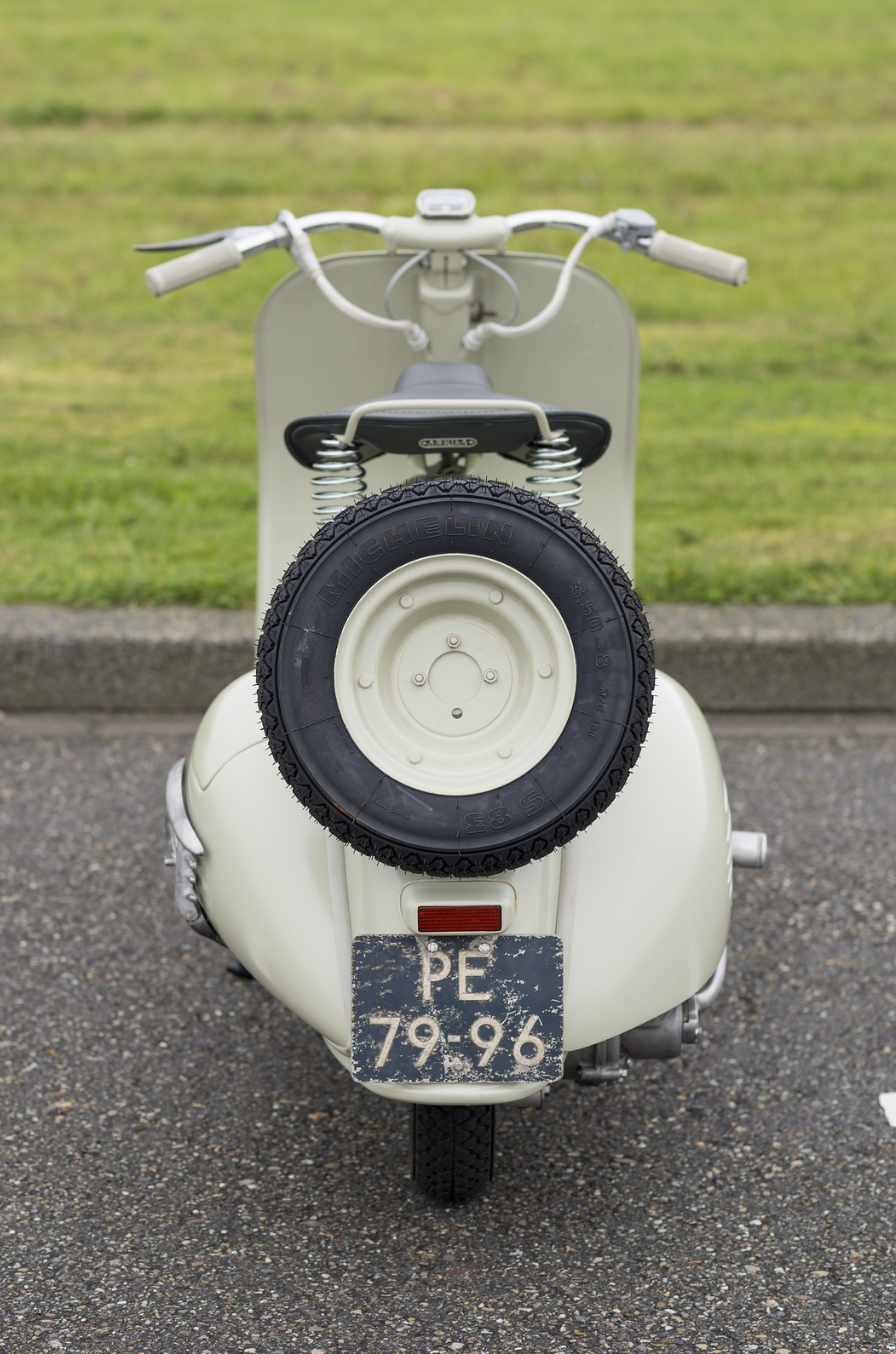 Vespa 125 image