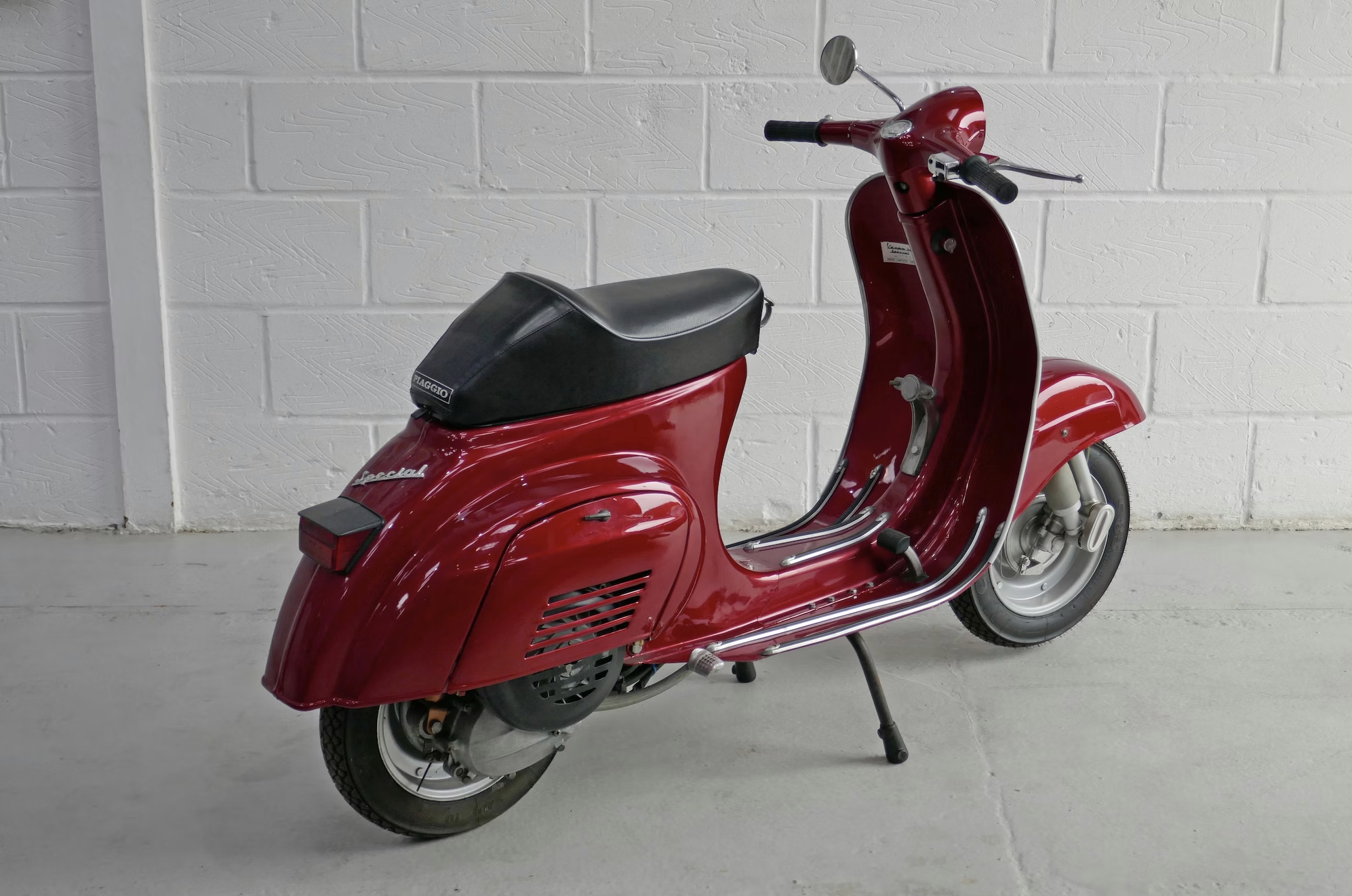 Vespa 50 Revival image